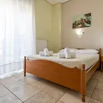 Lucia Hotel *