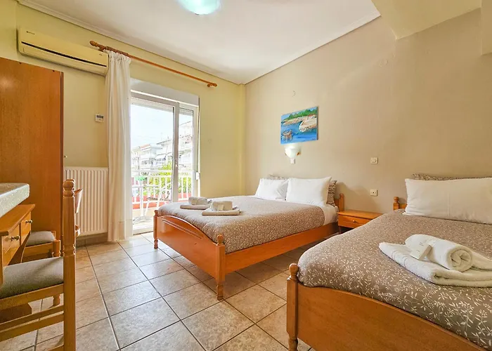 Lucia Hotel *