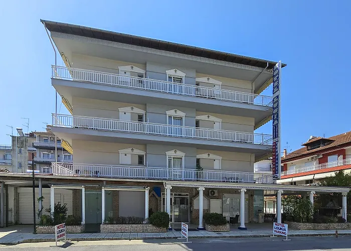 Lucia Hotel *