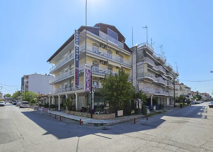 Lucia Hotel *