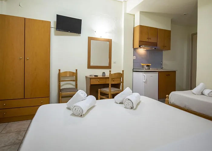 Lucia Hotel *
